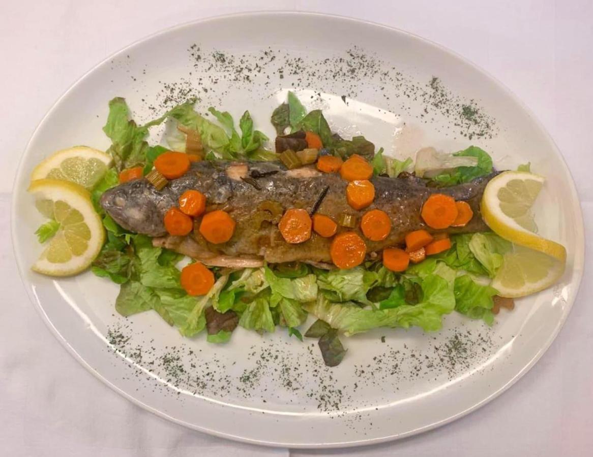 Ristorante Della Stazione Hotel Tegna Ngoại thất bức ảnh